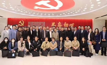大愛無疆獻愛心 助殘服務(wù)暖人心