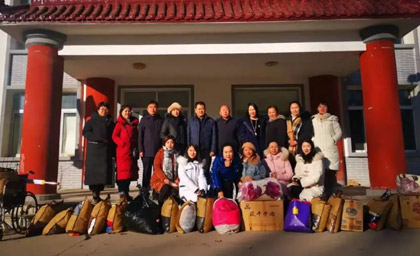呼市女商會送溫暖、獻愛心、助力鄉(xiāng)村振興
